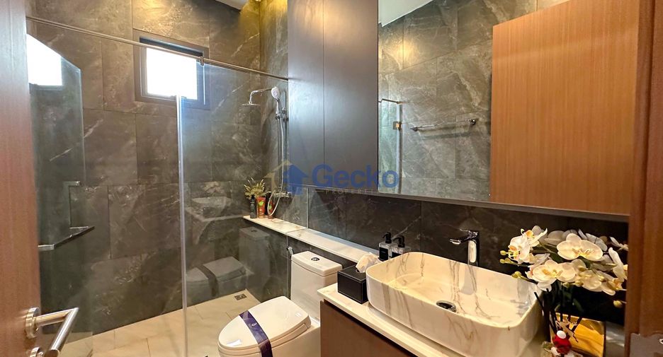 For sale 4 bedrooms house in East Pattaya, Pattaya