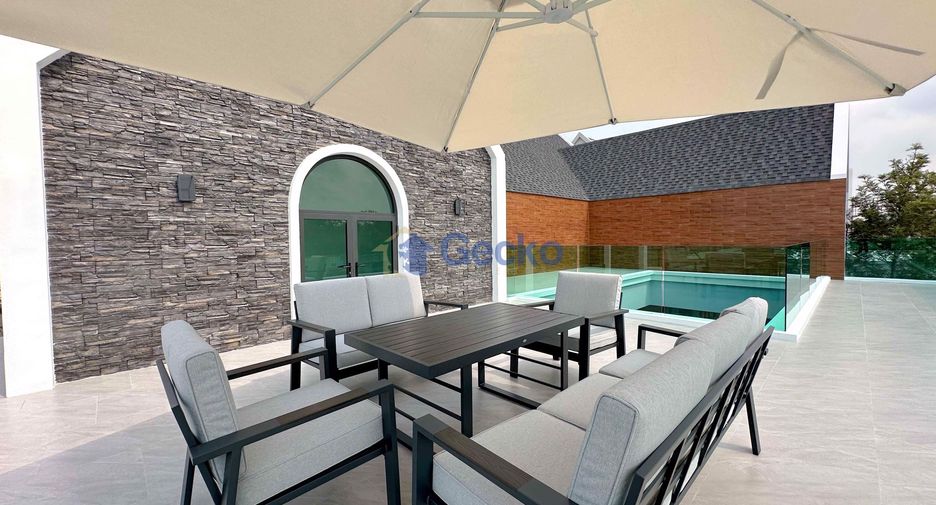 For sale 4 bedrooms house in East Pattaya, Pattaya