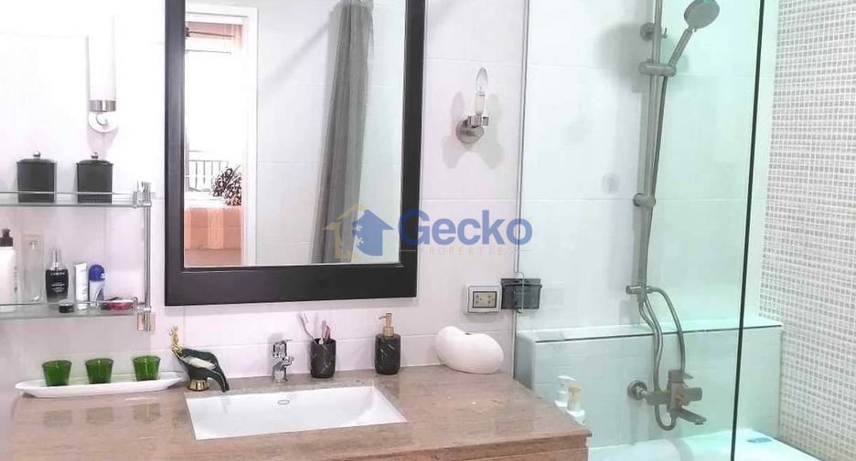 À vendre 2 chambres condo à Na Jomtien, Pattaya