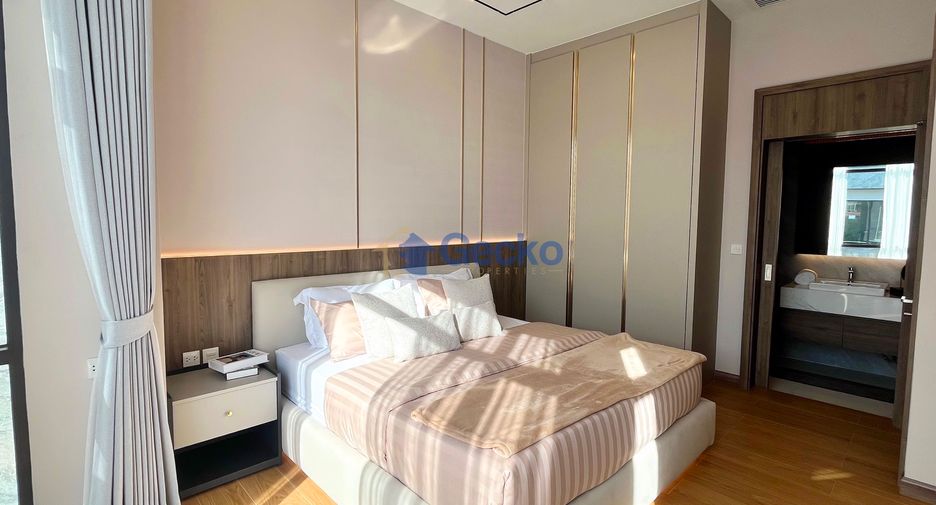 For sale 4 bedrooms house in Sattahip, Chonburi