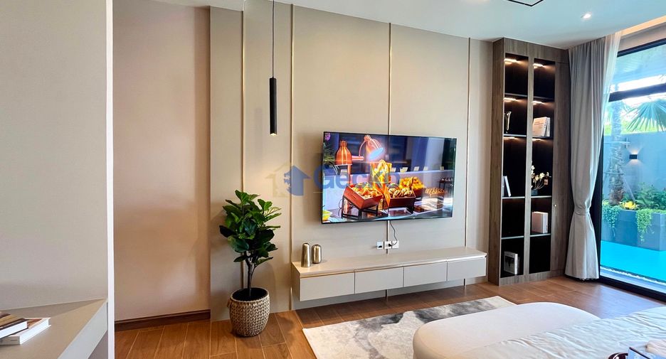 For sale 4 bedrooms house in Sattahip, Chonburi