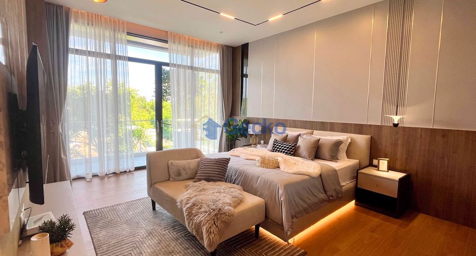 For sale 4 bedrooms house in Sattahip, Chonburi