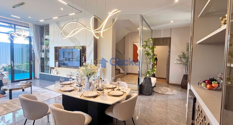 For sale 4 bedrooms house in Sattahip, Chonburi