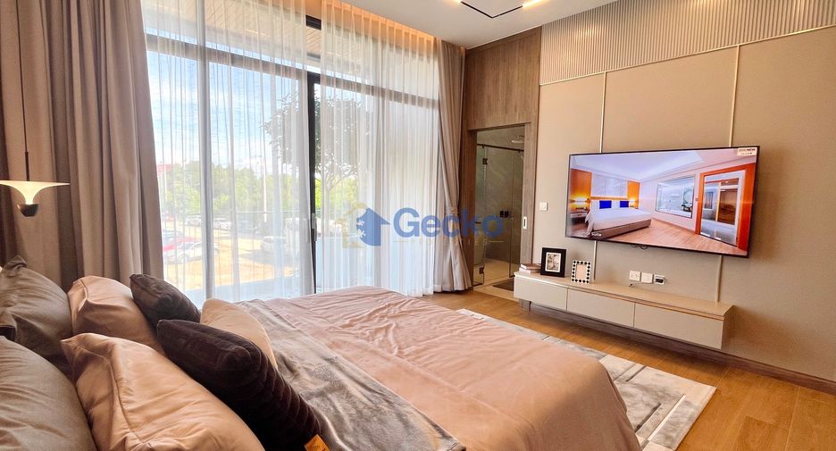 For sale 4 bedrooms house in Sattahip, Chonburi