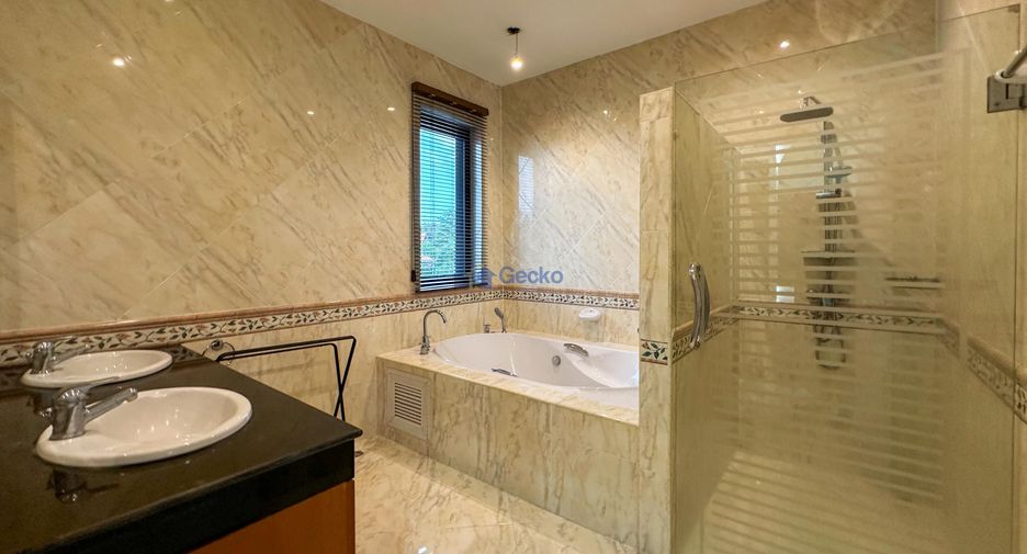 Casa en venta de 4 habitaciones en East Pattaya, Pattaya