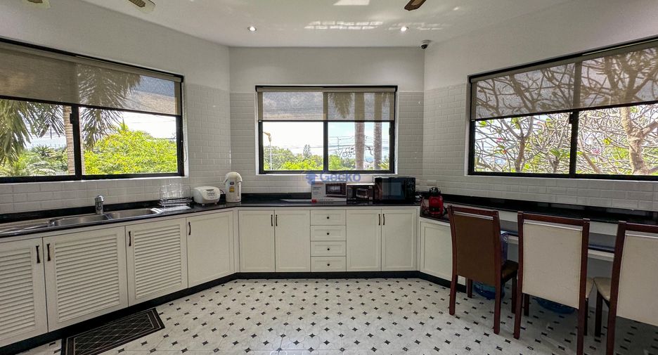 Casa en venta de 4 habitaciones en East Pattaya, Pattaya