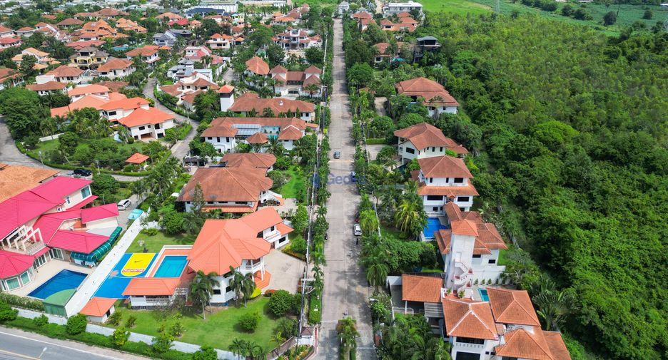 Casa en venta de 4 habitaciones en East Pattaya, Pattaya