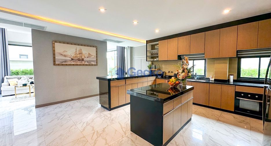 À louer et à vendre 4 chambres maison à Huay Yai, Pattaya