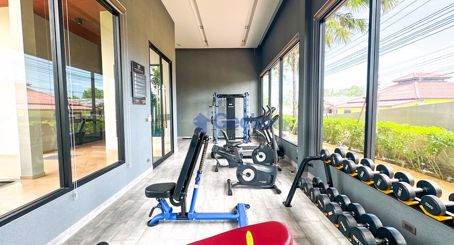À louer et à vendre 4 chambres maison à Huay Yai, Pattaya