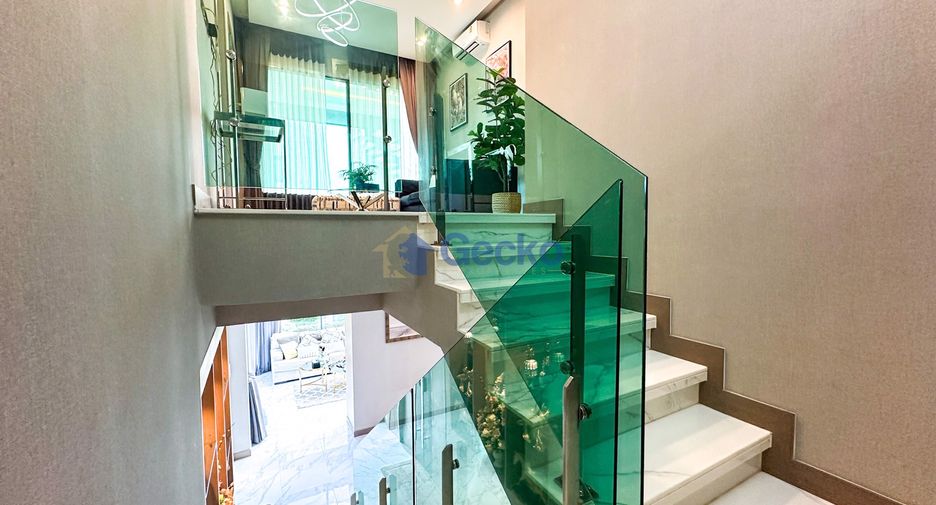 À louer et à vendre 4 chambres maison à Huay Yai, Pattaya