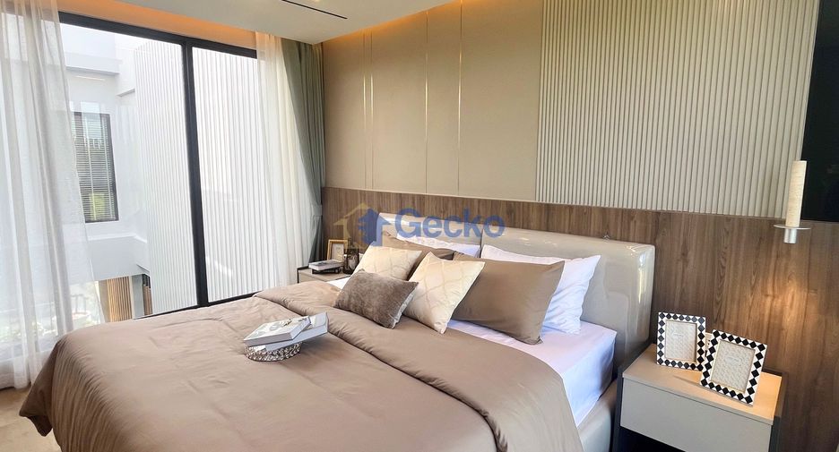 For sale 4 bedrooms house in Sattahip, Chonburi
