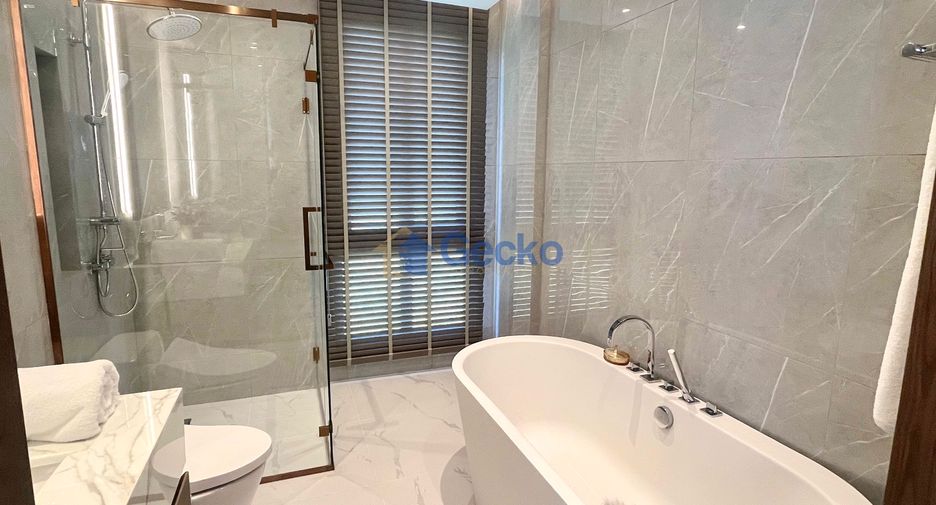 For sale 4 bedrooms house in Sattahip, Chonburi