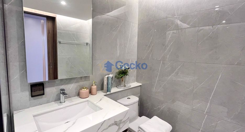 For sale 4 bedrooms house in Sattahip, Chonburi