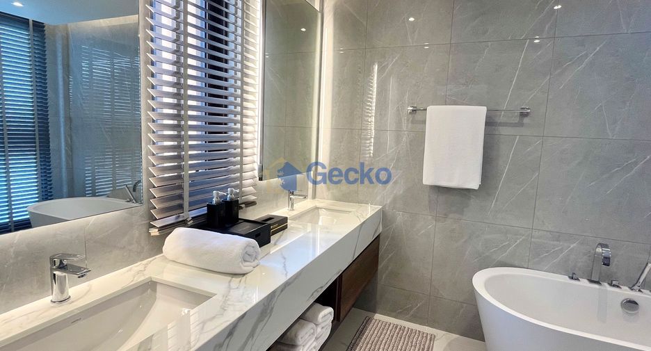 For sale 4 bedrooms house in Sattahip, Chonburi