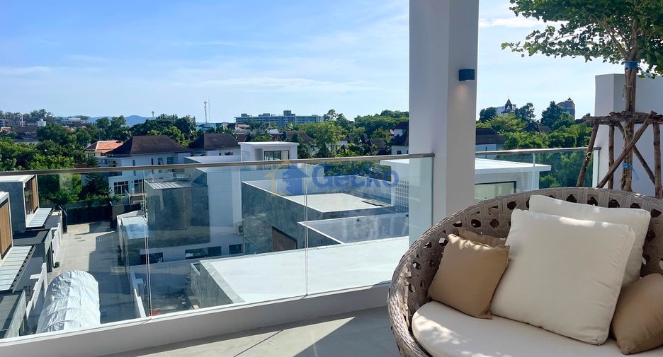 For sale 4 bedrooms house in Sattahip, Chonburi