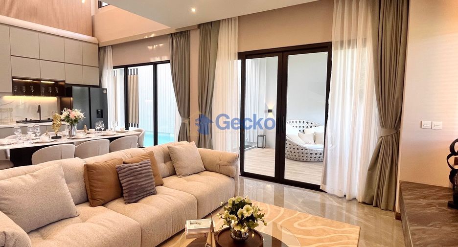 For sale 4 bedrooms house in Sattahip, Chonburi
