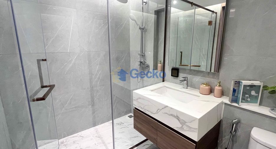 For sale 4 bedrooms house in Sattahip, Chonburi