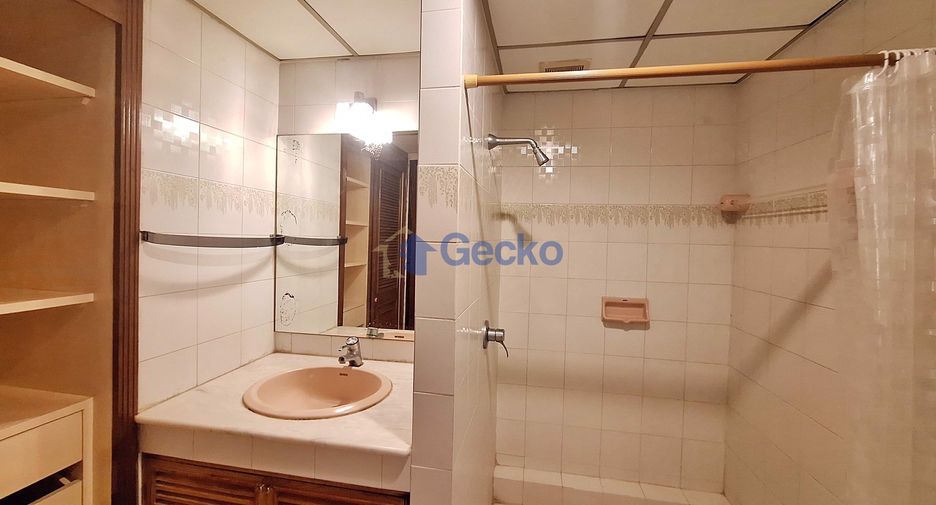 For sale 3 bedrooms condo in Pratumnak, Pattaya