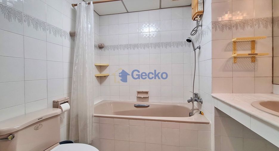 For sale 3 bedrooms condo in Pratumnak, Pattaya