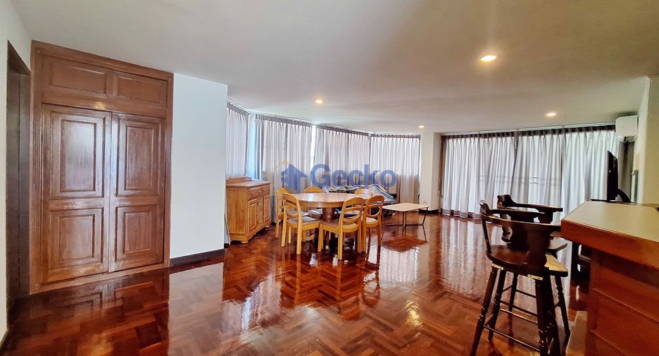 For sale 3 bedrooms condo in Pratumnak, Pattaya