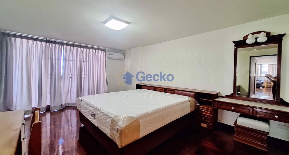 For sale 3 bedrooms condo in Pratumnak, Pattaya