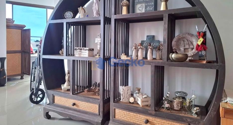 For sale 3 bedrooms condo in Jomtien, Pattaya