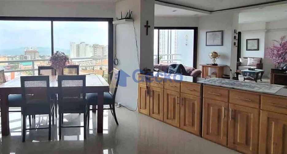 For sale 3 bedrooms condo in Jomtien, Pattaya