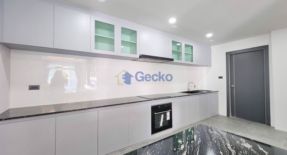 Casa en venta de 3 habitaciones en Bang Lamung, Chonburi