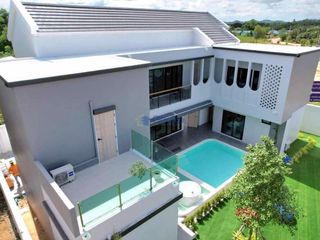 Haus zum Kauf mit 5 Zimmer in Bang Lamung, Chonburi