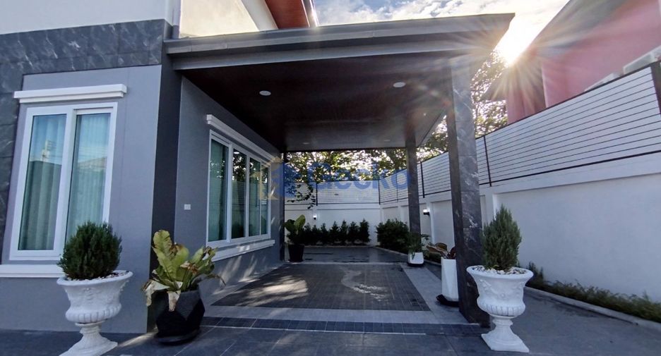À louer et à vendre 4 chambres maison à East Pattaya, Pattaya