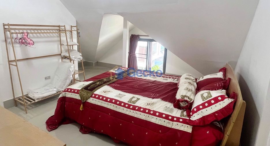 À vendre 5 chambres maison à Pratumnak, Pattaya