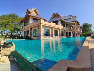 For sale 4 bedrooms house in Bang Lamung, Chonburi