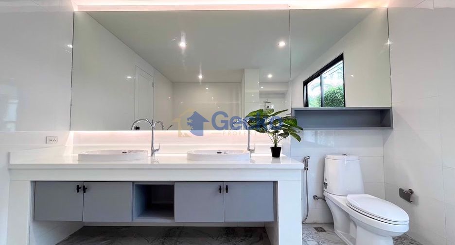 Haus zum Kauf mit 4 Zimmer in Bang Lamung, Chonburi