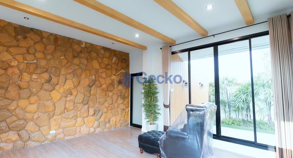 Haus zum Kauf mit 4 Zimmer in Bang Lamung, Chonburi