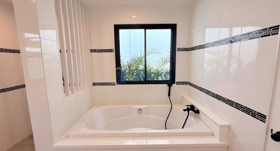 Casa en venta de 3 habitaciones en Bang Lamung, Chonburi