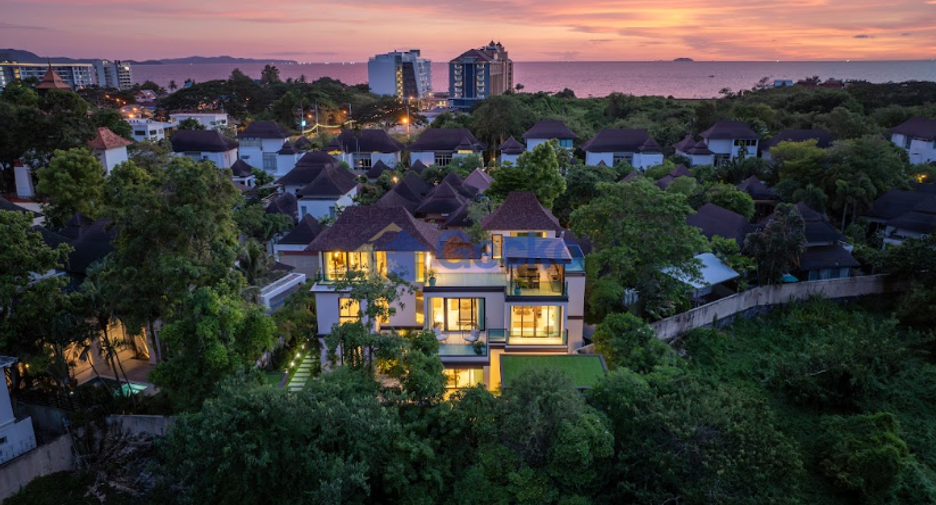 For sale 6 bedrooms house in Sattahip, Chonburi