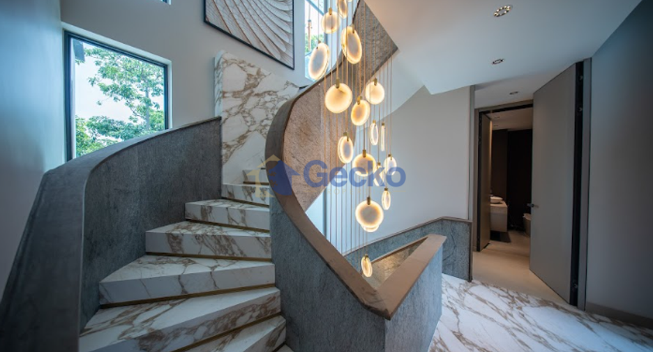 For sale 6 bedrooms house in Sattahip, Chonburi