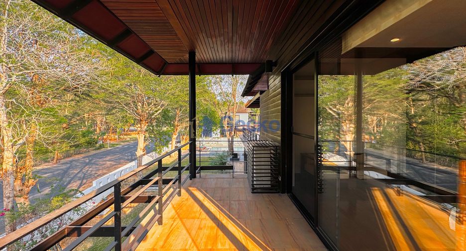 For sale 4 bedrooms house in East Pattaya, Pattaya