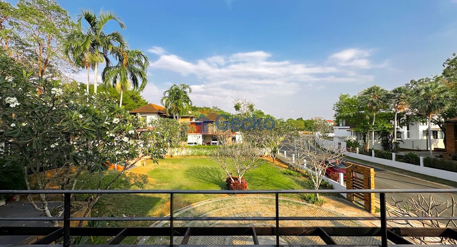 For sale 4 bedrooms house in East Pattaya, Pattaya