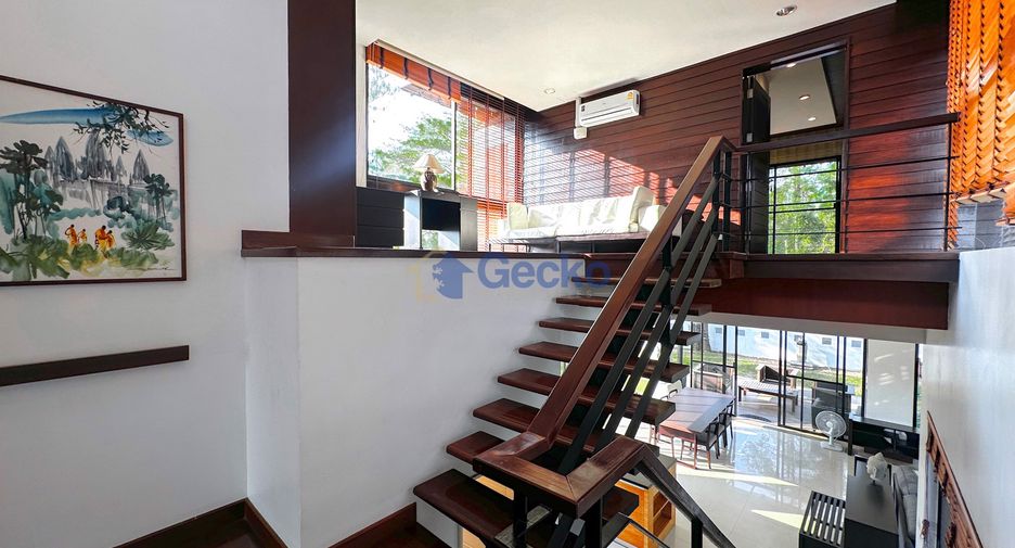 For sale 4 bedrooms house in East Pattaya, Pattaya