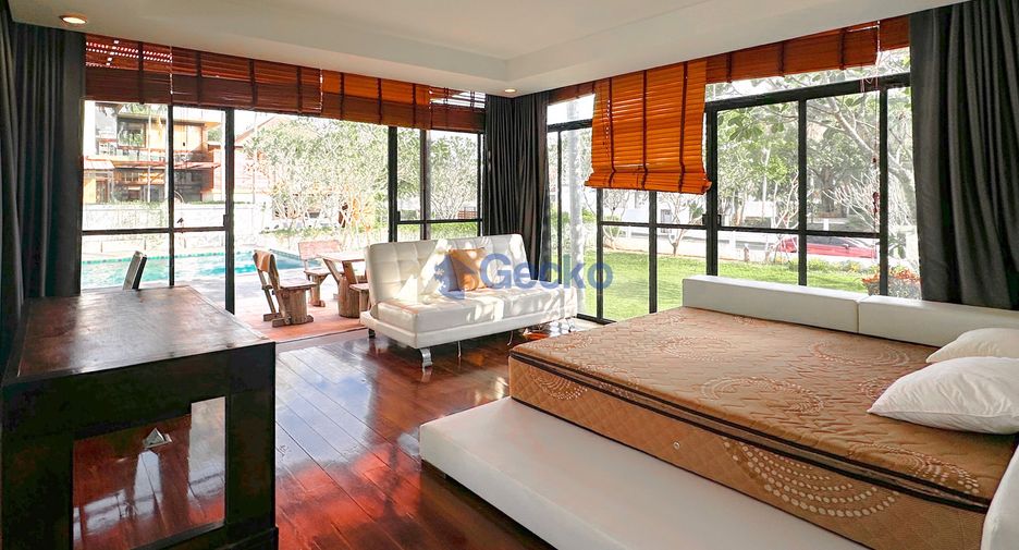 For sale 4 bedrooms house in East Pattaya, Pattaya