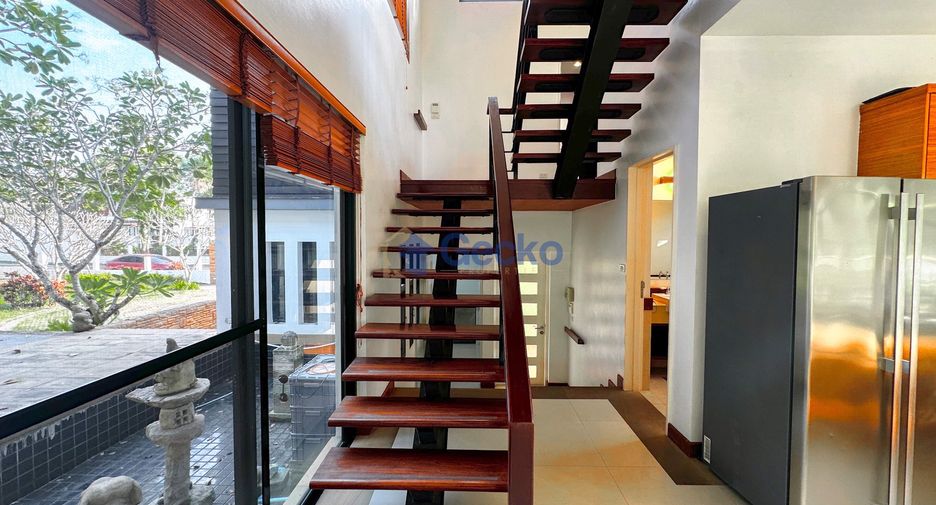 For sale 4 bedrooms house in East Pattaya, Pattaya