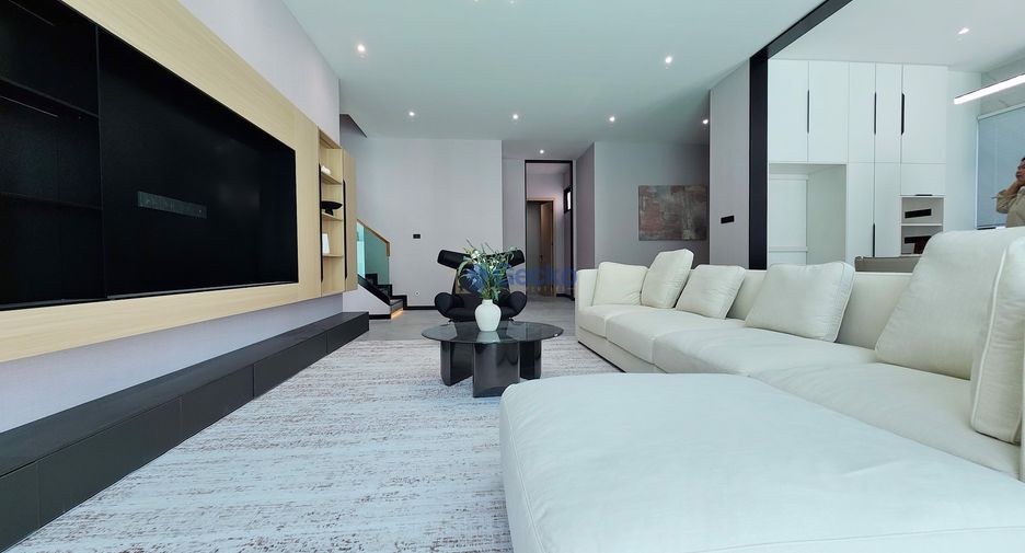 For sale 5 bedrooms house in Jomtien, Pattaya