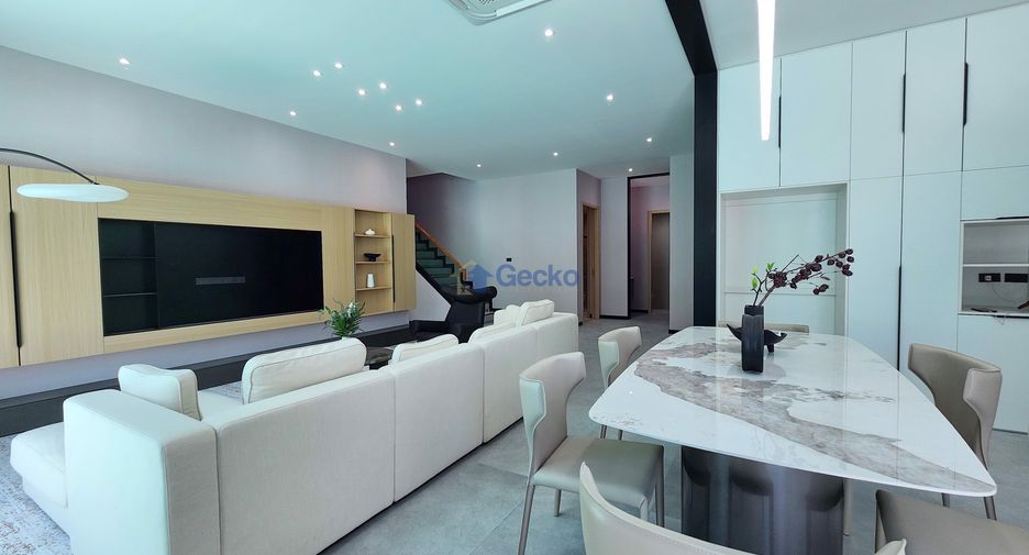 For sale 5 bedrooms house in Jomtien, Pattaya