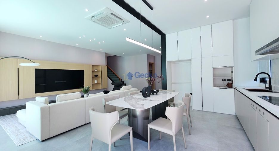 For sale 5 bedrooms house in Jomtien, Pattaya