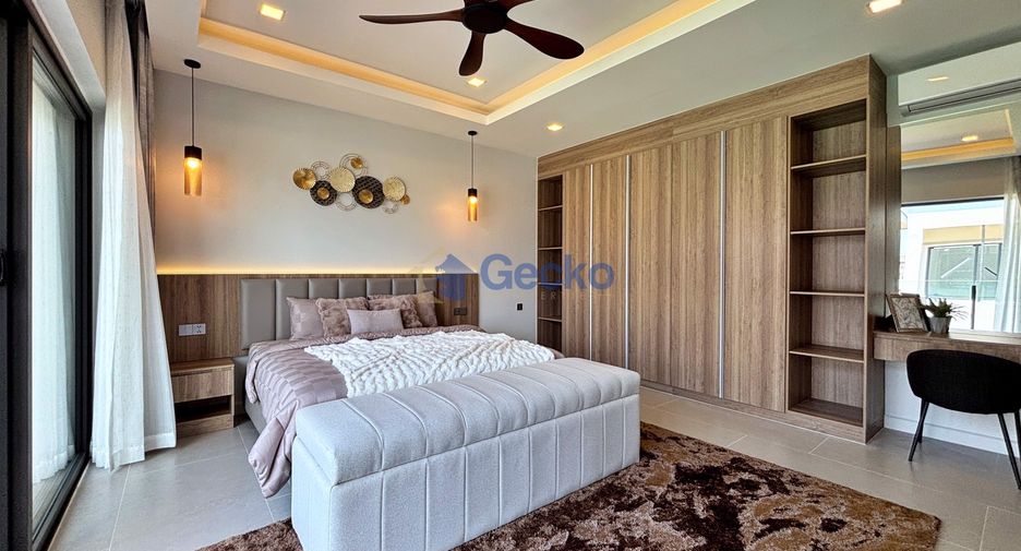 For sale 4 bedrooms house in Jomtien, Pattaya
