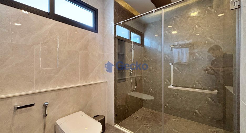 For sale 4 bedrooms house in Jomtien, Pattaya