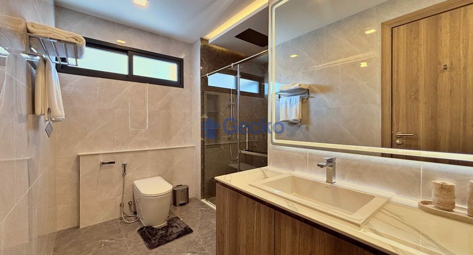 For sale 4 bedrooms house in Jomtien, Pattaya