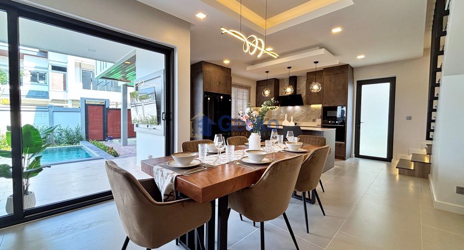 For sale 4 bedrooms house in Jomtien, Pattaya