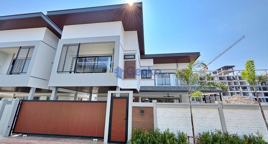 For sale 4 bedrooms house in Jomtien, Pattaya